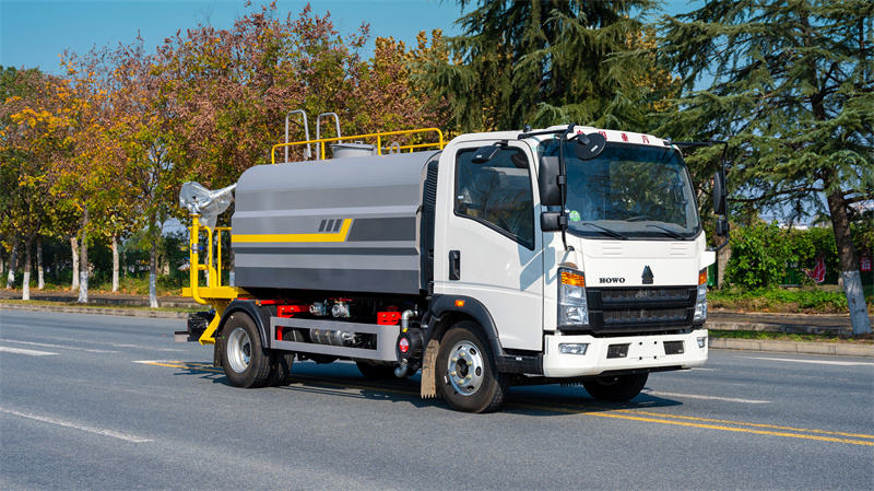 7噸藍牌重汽豪沃抑塵車